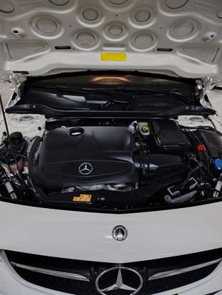 MERCEDES-BENZ-A 200-2017