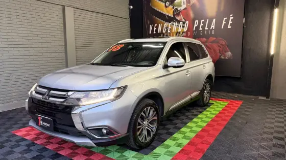 MITSUBISHI OUTLANDER 2.0 COMFORT 16V GASOLINA 4P AUTOMÁTICO MITSUBISHI OUTLANDER 2.0 COMFORT 16V GASOLINA 4P AUTOMÁTICO