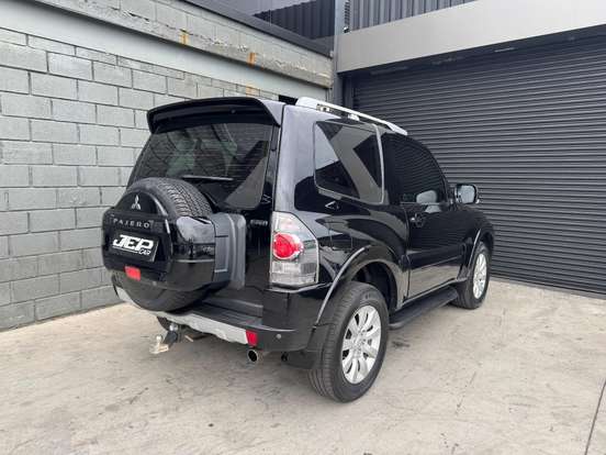 MITSUBISHI-PAJERO FULL-2010