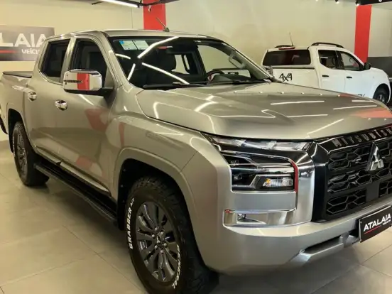 MITSUBISHI-TRITON-2.4 BITURBO DIESEL CD HPE 4X4 AUTOMÁTICO MITSUBISHI-TRITON-2025