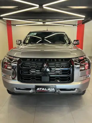 MITSUBISHI-TRITON-2.4 BITURBO DIESEL CD HPE 4X4 AUTOMÁTICO MITSUBISHI-TRITON-2025