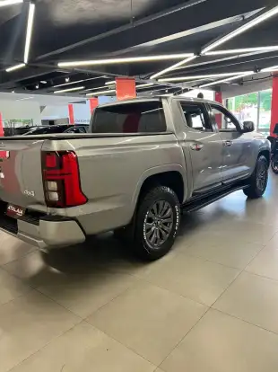MITSUBISHI-TRITON-2025