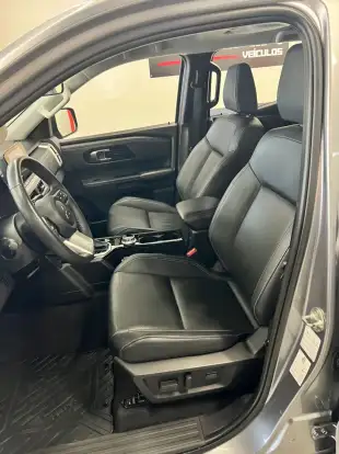 MITSUBISHI-TRITON-2.4 BITURBO DIESEL CD HPE 4X4 AUTOMÁTICO MITSUBISHI-TRITON-2025