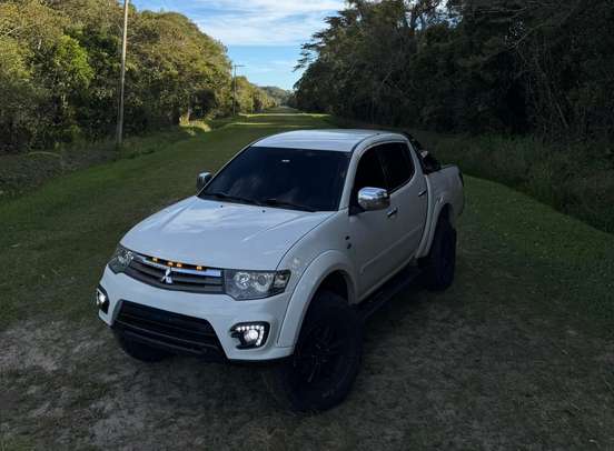MITSUBISHI-L200 TRITON-3.2 HPE 4X4 CD 16V TURBO INTERCOOLER DIESEL 4P AUTOMÁTICO MITSUBISHI-L200 TRITON-2015