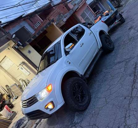 MITSUBISHI-L200 TRITON-2015