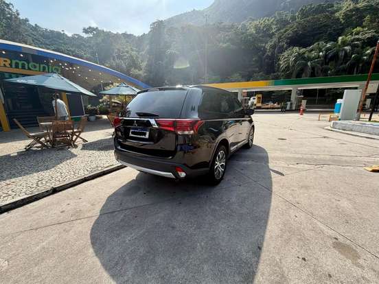 MITSUBISHI-OUTLANDER-2.0 16V GASOLINA 4P AUTOMÁTICO MITSUBISHI-OUTLANDER-2015