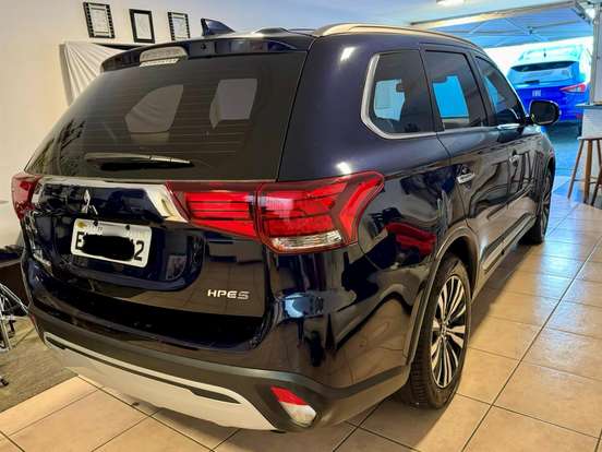 MITSUBISHI-OUTLANDER-3.0 MIVEC V6 GASOLINA HPE-S AWD AUTOMÁTICO MITSUBISHI-OUTLANDER-2018
