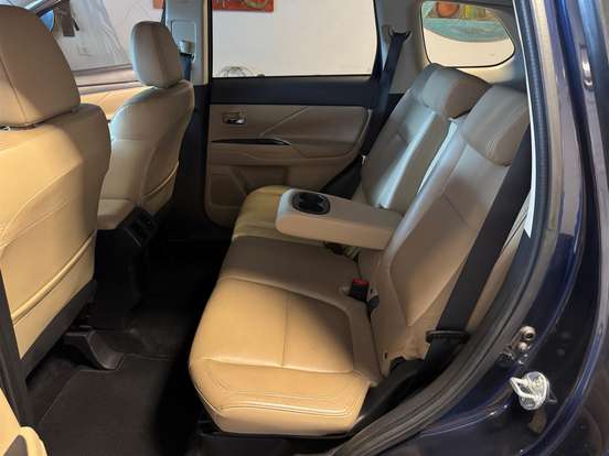 MITSUBISHI-OUTLANDER-2018