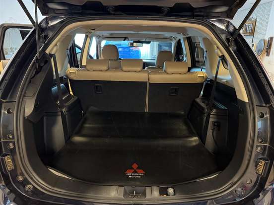 MITSUBISHI-OUTLANDER-3.0 MIVEC V6 GASOLINA HPE-S AWD AUTOMÁTICO MITSUBISHI-OUTLANDER-2018