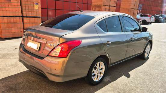 NISSAN-VERSA-2016