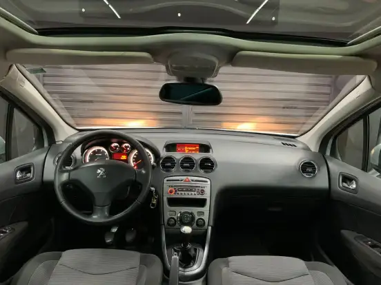 PEUGEOT-308-2013