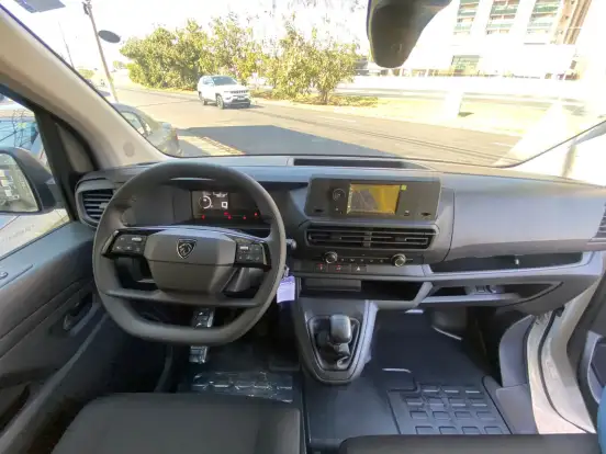 PEUGEOT-EXPERT-2025