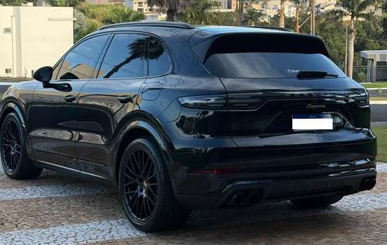 PORSCHE-CAYENNE-2022