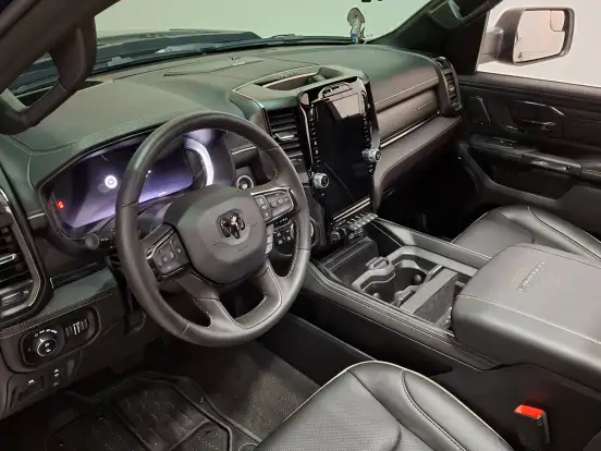 RAM-1500-5.7 V8 GASOLINA LIMITED NIGHT EDITION CD 4X4 AUTOMÁTICO RAM-1500-2024