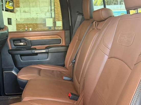 RAM-3500-6.7 I6 TURBO DIESEL LIMITED LONGHORN CD 4X4 AUTOMÁTICO RAM-3500-2024