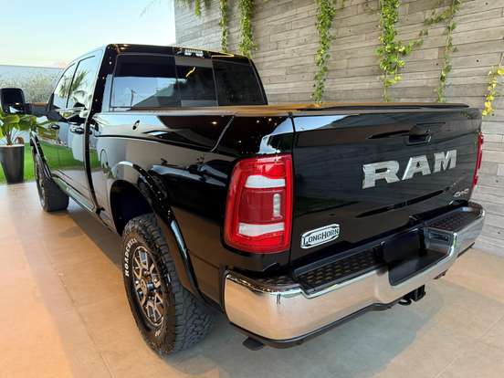 RAM-3500-6.7 I6 TURBO DIESEL LIMITED LONGHORN CD 4X4 AUTOMÁTICO RAM-3500-2024