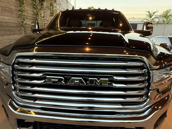 RAM-3500-6.7 I6 TURBO DIESEL LIMITED LONGHORN CD 4X4 AUTOMÁTICO RAM-3500-2024