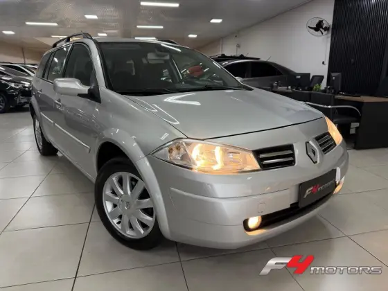 RENAULT MEGANE 1.6 DYNAMIQUE GRAND TOUR 16V FLEX 4P MANUAL RENAULT MEGANE 1.6 DYNAMIQUE GRAND TOUR 16V FLEX 4P MANUAL