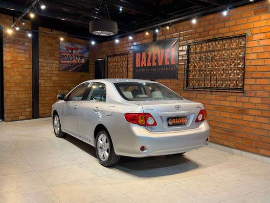 TOYOTA-COROLLA-2010
