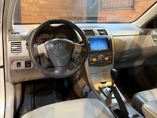 TOYOTA-COROLLA-2010