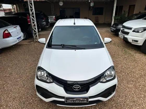 TOYOTA ETIOS 1.5 X PLUS SEDAN 16V FLEX 4P AUTOMÁTICO