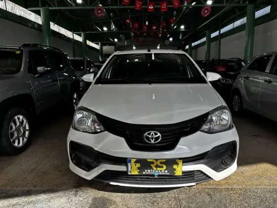 TOYOTA ETIOS 1.5 X PLUS SEDAN 16V FLEX 4P MANUAL TOYOTA ETIOS 1.5 X PLUS SEDAN 16V FLEX 4P MANUAL