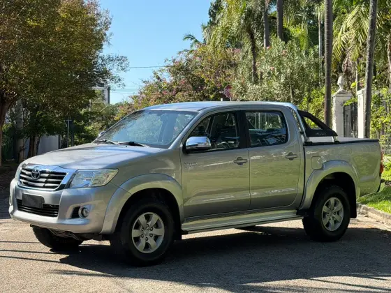 TOYOTA HILUX 2.7 SRV 4X2 CD 16V FLEX 4P AUTOMÁTICO TOYOTA HILUX 2.7 SRV 4X2 CD 16V FLEX 4P AUTOMÁTICO
