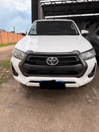TOYOTA HILUX 2.8 D-4D TURBO DIESEL CD SR 4X4 AUTOMÁTICO TOYOTA HILUX 2.8 D-4D TURBO DIESEL CD SR 4X4 AUTOMÁTICO
