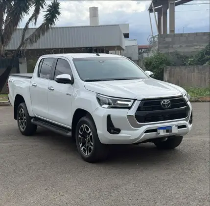 TOYOTA HILUX 2.8 D-4D TURBO DIESEL CD SRX 4X4 AUTOMÁTICO TOYOTA HILUX 2.8 D-4D TURBO DIESEL CD SRX 4X4 AUTOMÁTICO
