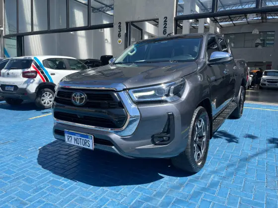 TOYOTA HILUX 2.8 D-4D TURBO DIESEL CD SRX 4X4 AUTOMÁTICO TOYOTA HILUX 2.8 D-4D TURBO DIESEL CD SRX 4X4 AUTOMÁTICO