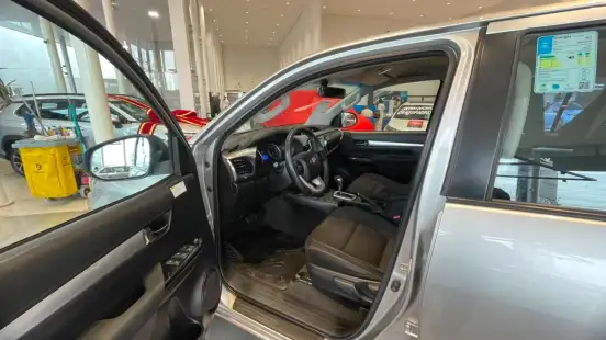 TOYOTA-HILUX-2017