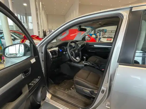 TOYOTA-HILUX-2.8 SR 4X4 CD 16V DIESEL 4P AUTOMÁTICO TOYOTA-HILUX-2017