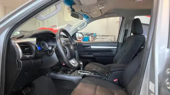 TOYOTA-HILUX-2017