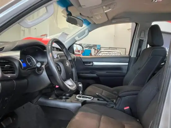 TOYOTA-HILUX-2.8 SR 4X4 CD 16V DIESEL 4P AUTOMÁTICO TOYOTA-HILUX-2017