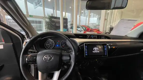 TOYOTA-HILUX-2017