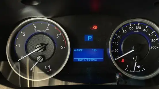 TOYOTA-HILUX-2017