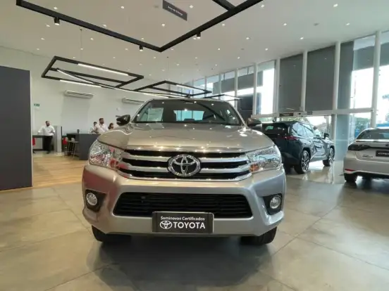 TOYOTA-HILUX-2.8 SR 4X4 CD 16V DIESEL 4P AUTOMÁTICO TOYOTA-HILUX-2017