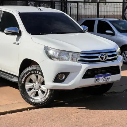 TOYOTA-HILUX-2015