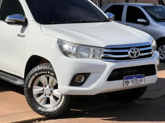TOYOTA-HILUX-2.8 SRV 4X4 CD 16V DIESEL 4P AUTOMÁTICO TOYOTA-HILUX-2015