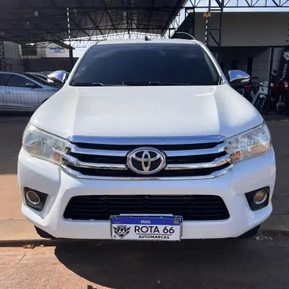 TOYOTA-HILUX-2015