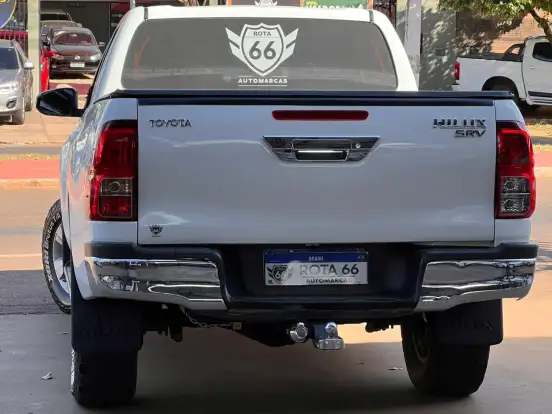 TOYOTA-HILUX-2.8 SRV 4X4 CD 16V DIESEL 4P AUTOMÁTICO TOYOTA-HILUX-2015