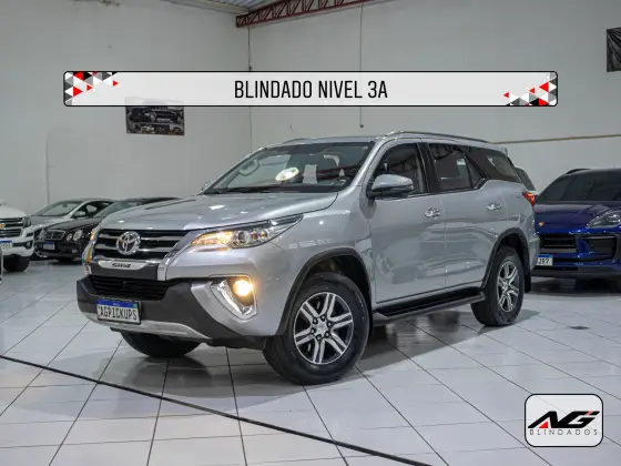 TOYOTA HILUX SW4 2.7 SRV 7 LUGARES 4X2 16V FLEX 4P AUTOMÁTICO TOYOTA HILUX SW4 2.7 SRV 7 LUGARES 4X2 16V FLEX 4P AUTOMÁTICO