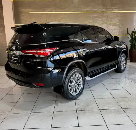 TOYOTA-HILUX SW4-2022