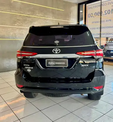 TOYOTA-HILUX SW4-2022