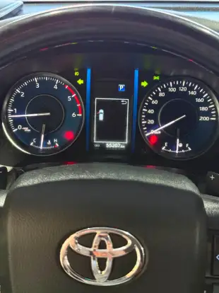 TOYOTA-HILUX SW4-2023