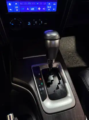 TOYOTA-HILUX SW4-2023