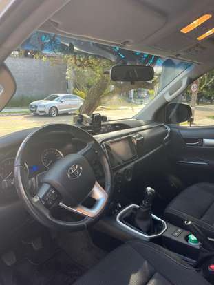 TOYOTA-HILUX-2.7 SR 4X2 CD 16V FLEX 4P MANUAL TOYOTA-HILUX-2017