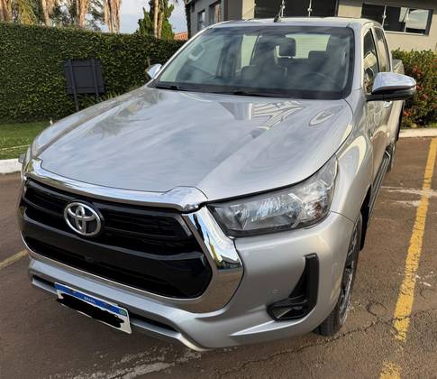 TOYOTA HILUX 2.8 D-4D TURBO DIESEL CD SRV 4X4 AUTOMÁTICO