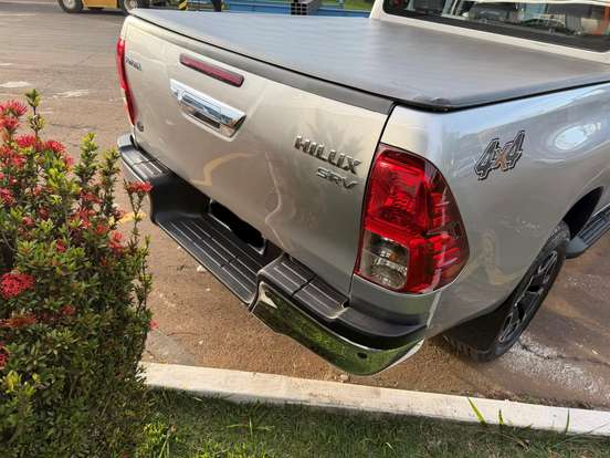 TOYOTA-HILUX-2.8 D-4D TURBO DIESEL CD SRV 4X4 AUTOMÁTICO TOYOTA-HILUX-2021