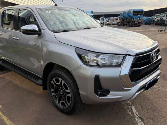 TOYOTA-HILUX-2021